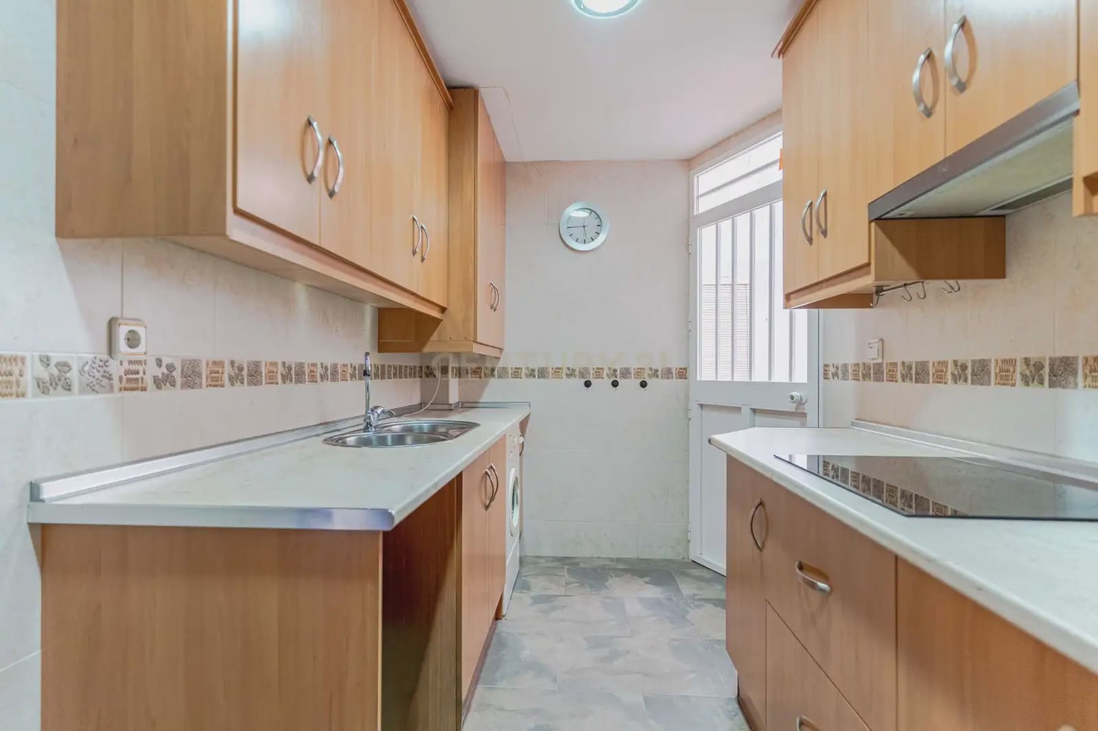 3 slaapkamer Flat te koop in Granada stad - € 170.000 (Ref: 9975973)