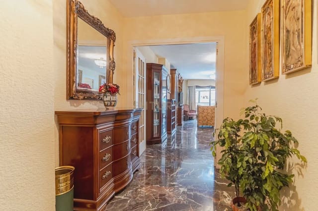 4 soveværelse Lejlighed til salg i Camino de Ronda - Rosaleda, Granada by - € 495.000 (Ref: 9983927)