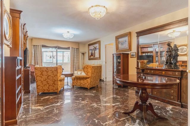 4 soveværelse Lejlighed til salg i Camino de Ronda - Rosaleda, Granada by - € 495.000 (Ref: 9983927)
