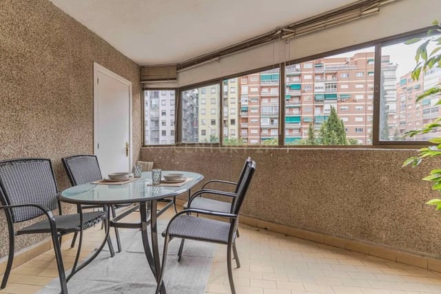 4 soveværelse Lejlighed til salg i Camino de Ronda - Rosaleda, Granada by - € 495.000 (Ref: 9983927)