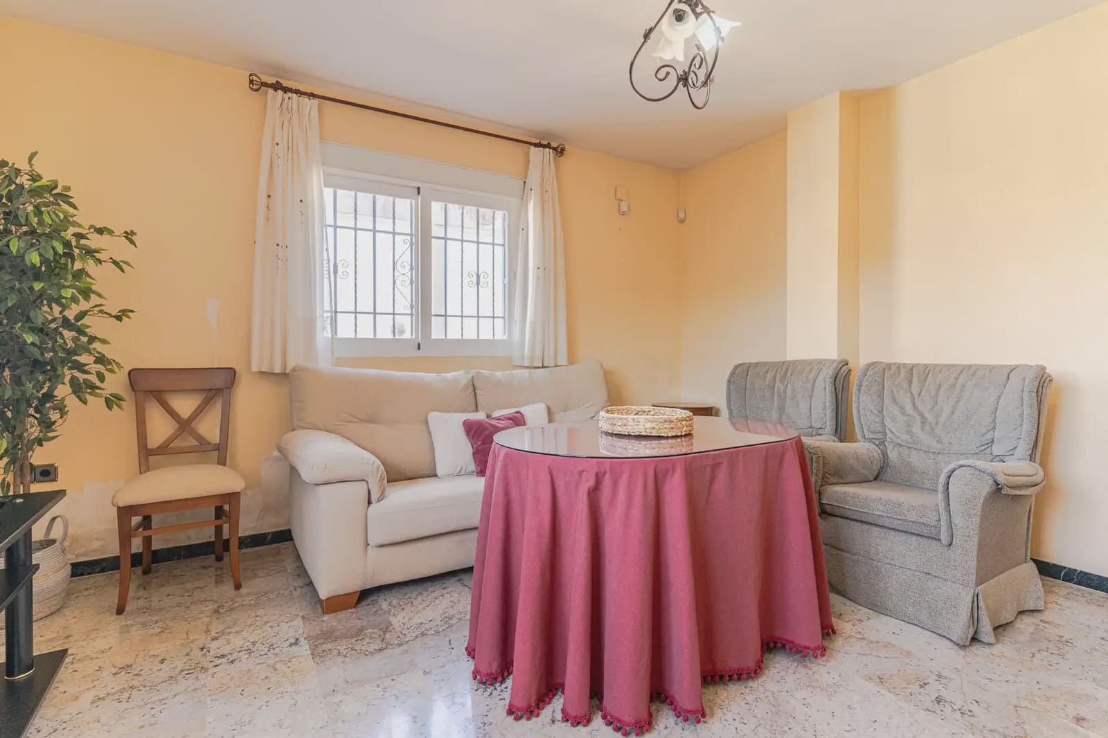 3 slaapkamer Villa te koop in Alfacar met zwembad garage - € 339.000 (Ref: 9984240)