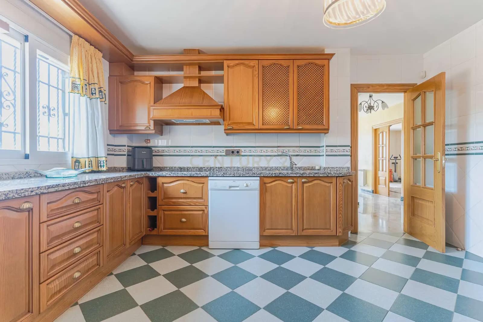3 slaapkamer Villa te koop in Alfacar met zwembad garage - € 339.000 (Ref: 9984240)