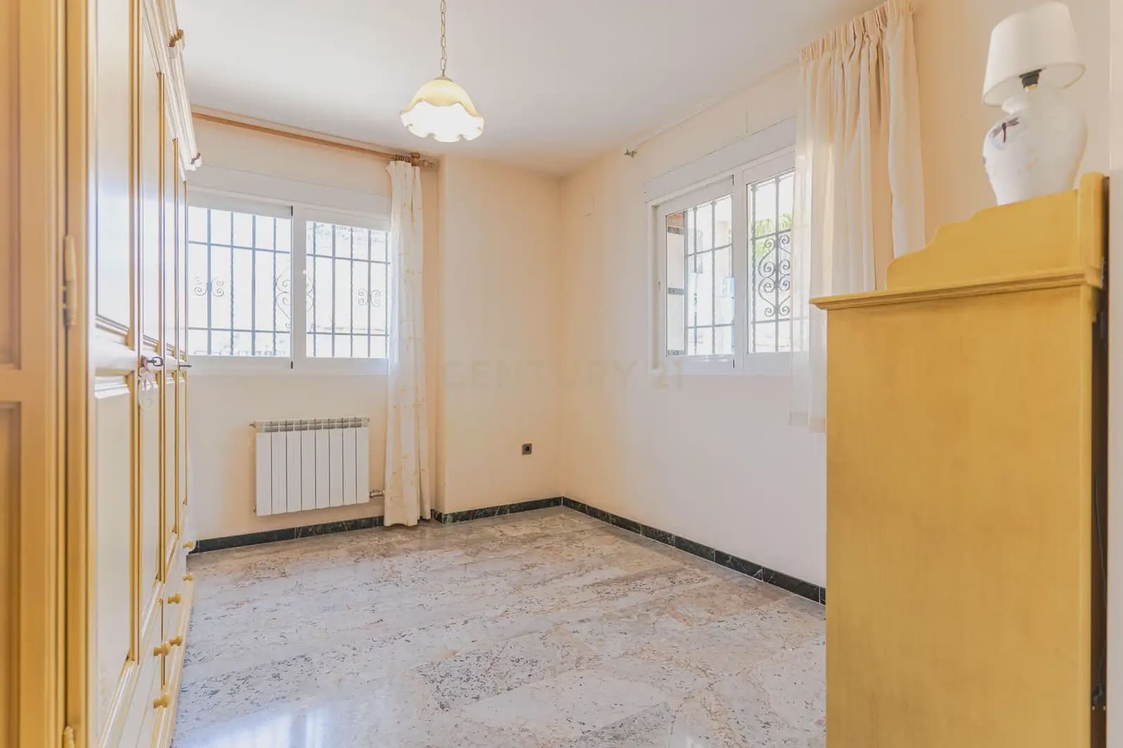3 slaapkamer Villa te koop in Alfacar met zwembad garage - € 339.000 (Ref: 9984240)