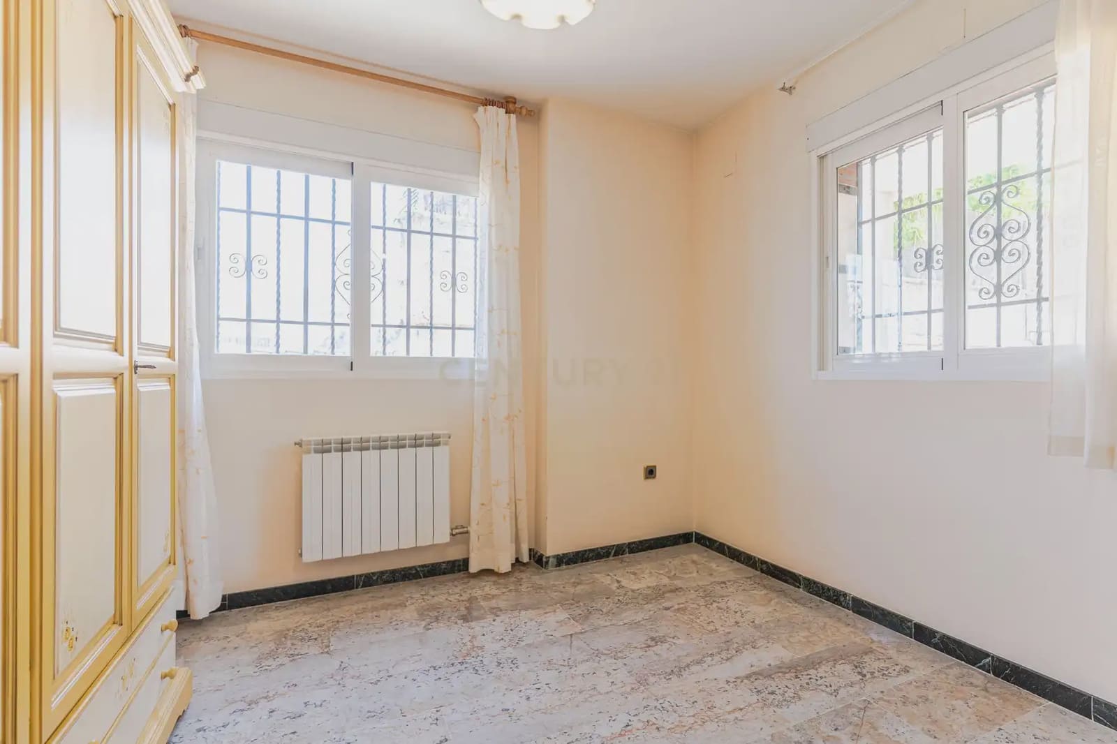 3 slaapkamer Villa te koop in Alfacar met zwembad garage - € 339.000 (Ref: 9984240)