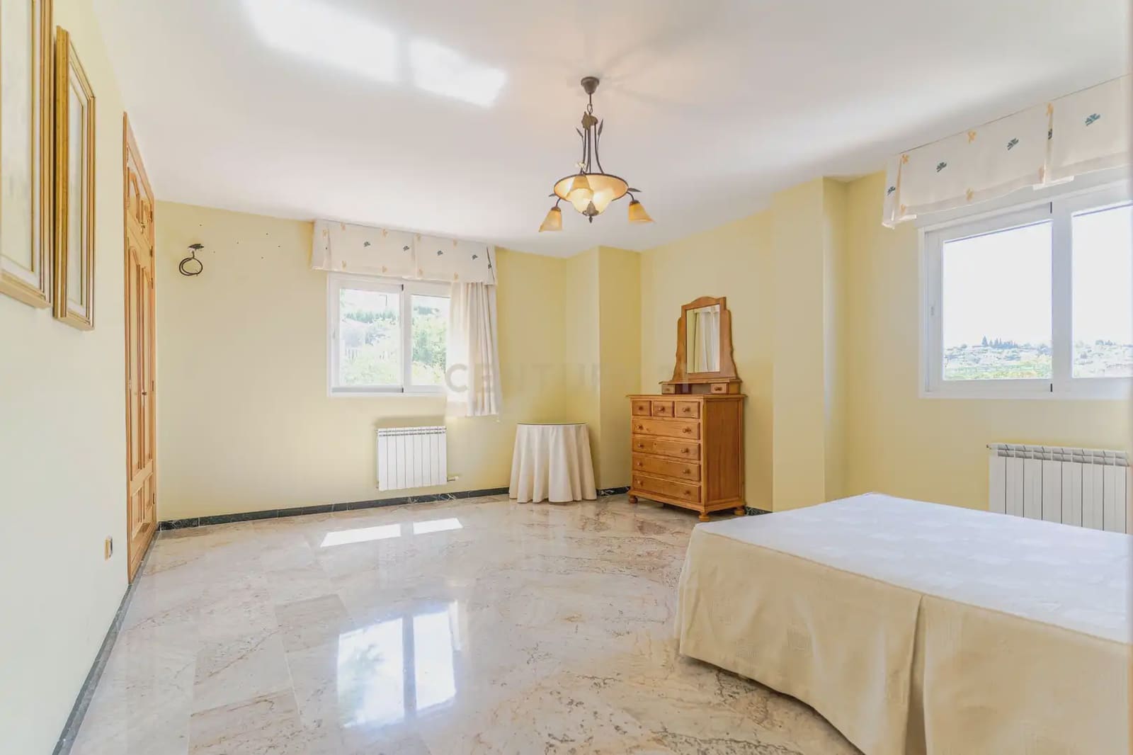 3 slaapkamer Villa te koop in Alfacar met zwembad garage - € 339.000 (Ref: 9984240)