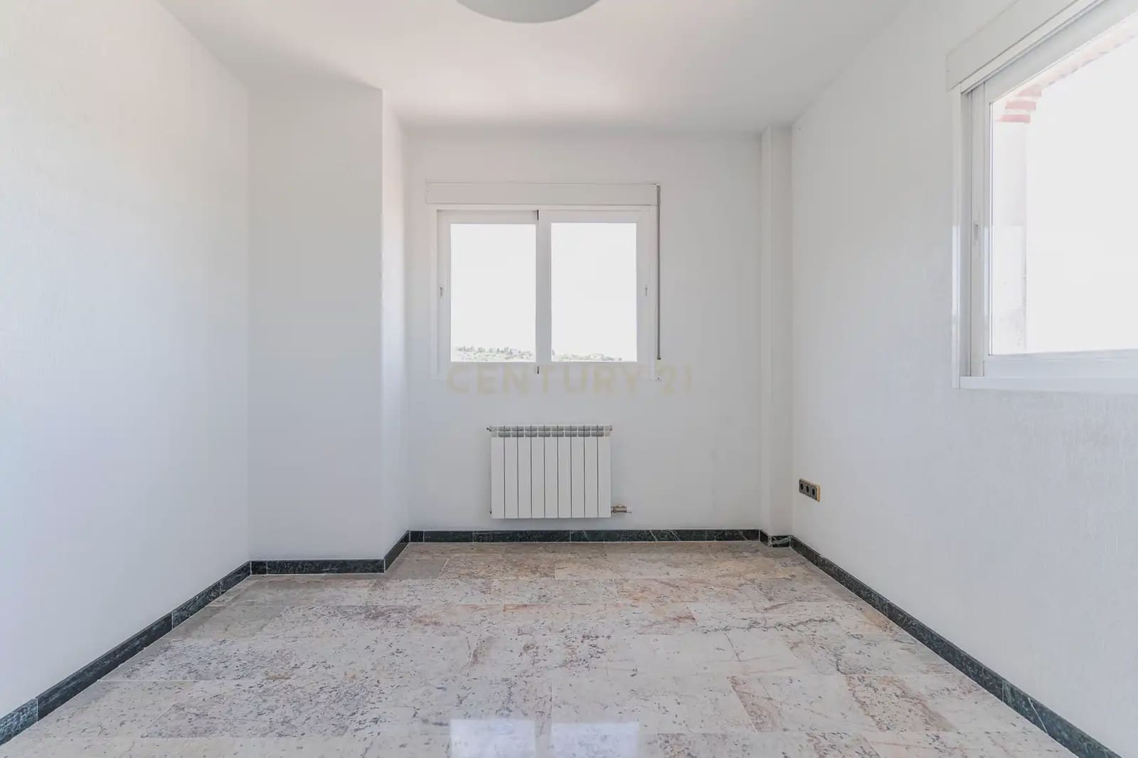 3 slaapkamer Villa te koop in Alfacar met zwembad garage - € 339.000 (Ref: 9984240)
