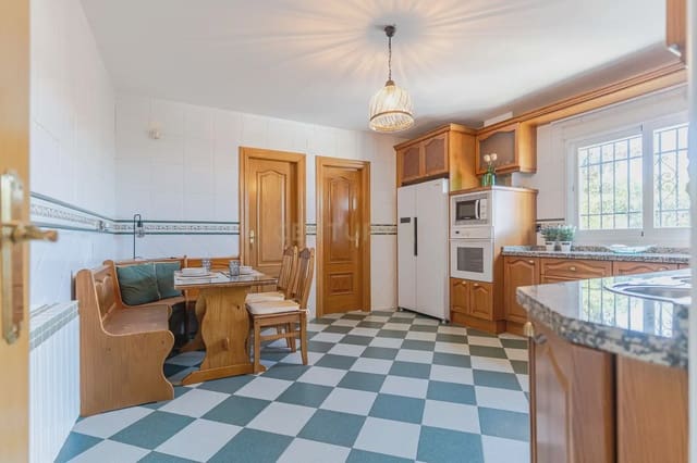 3 slaapkamer Villa te koop in Alfacar met zwembad garage - € 339.000 (Ref: 9984240)