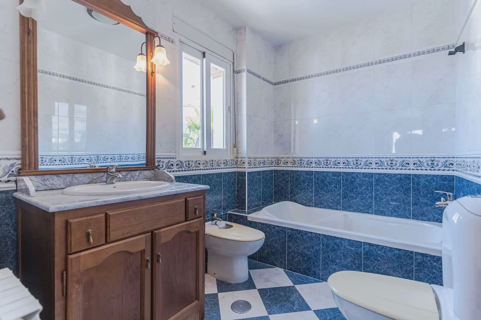 3 slaapkamer Villa te koop in Alfacar met zwembad garage - € 339.000 (Ref: 9984240)