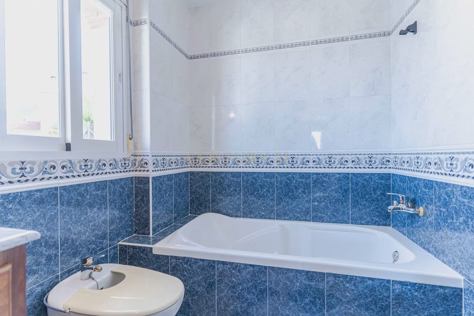 3 slaapkamer Villa te koop in Alfacar met zwembad garage - € 339.000 (Ref: 9984240)