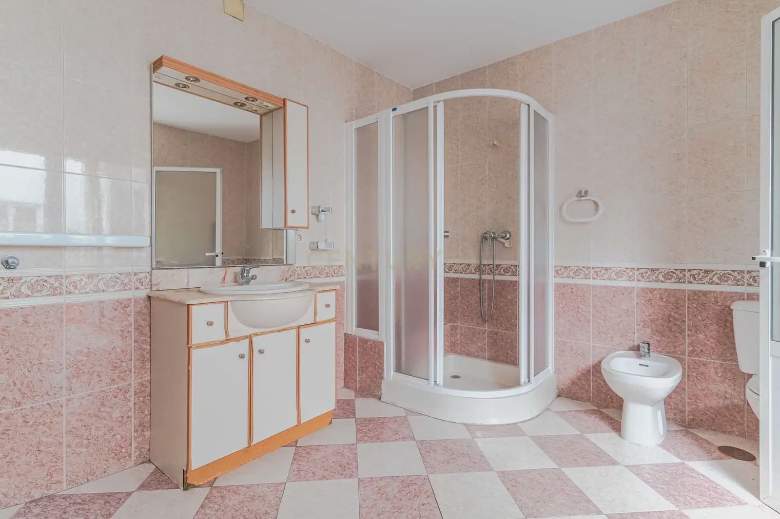 Villa/Maison à vendre à Grenade ville - 340 000 € (Ref: 9984366)