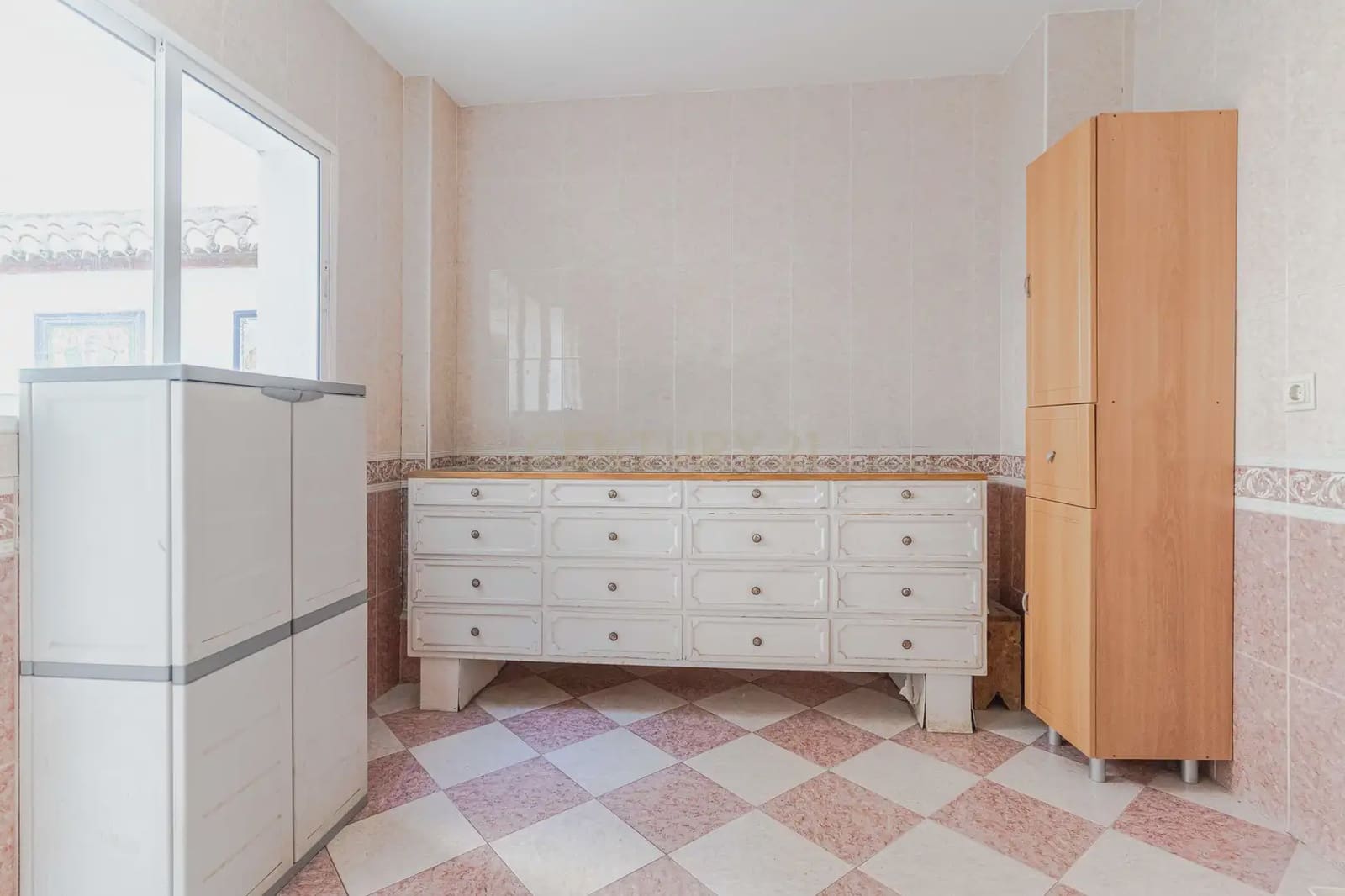 4 soverom Villa til salgs i Granada by med garasje - € 340 000 (Ref: 9985323)