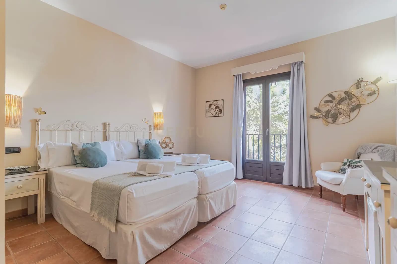 15 slaapkamer Hotel te koop in Cenes de la Vega met zwembad - € 1.600.000 (Ref: 9986241)