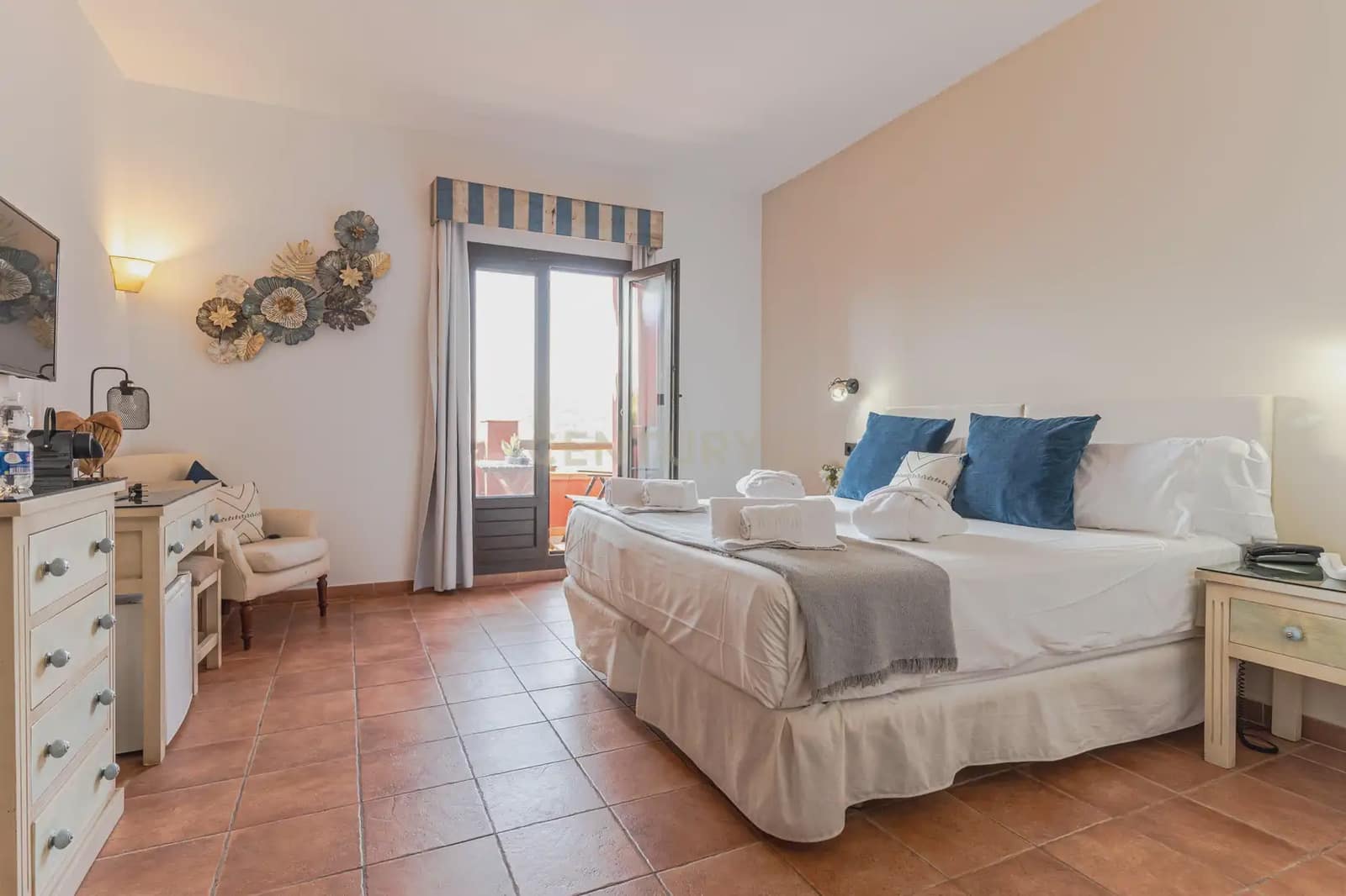 15 slaapkamer Hotel te koop in Cenes de la Vega met zwembad - € 1.600.000 (Ref: 9986241)