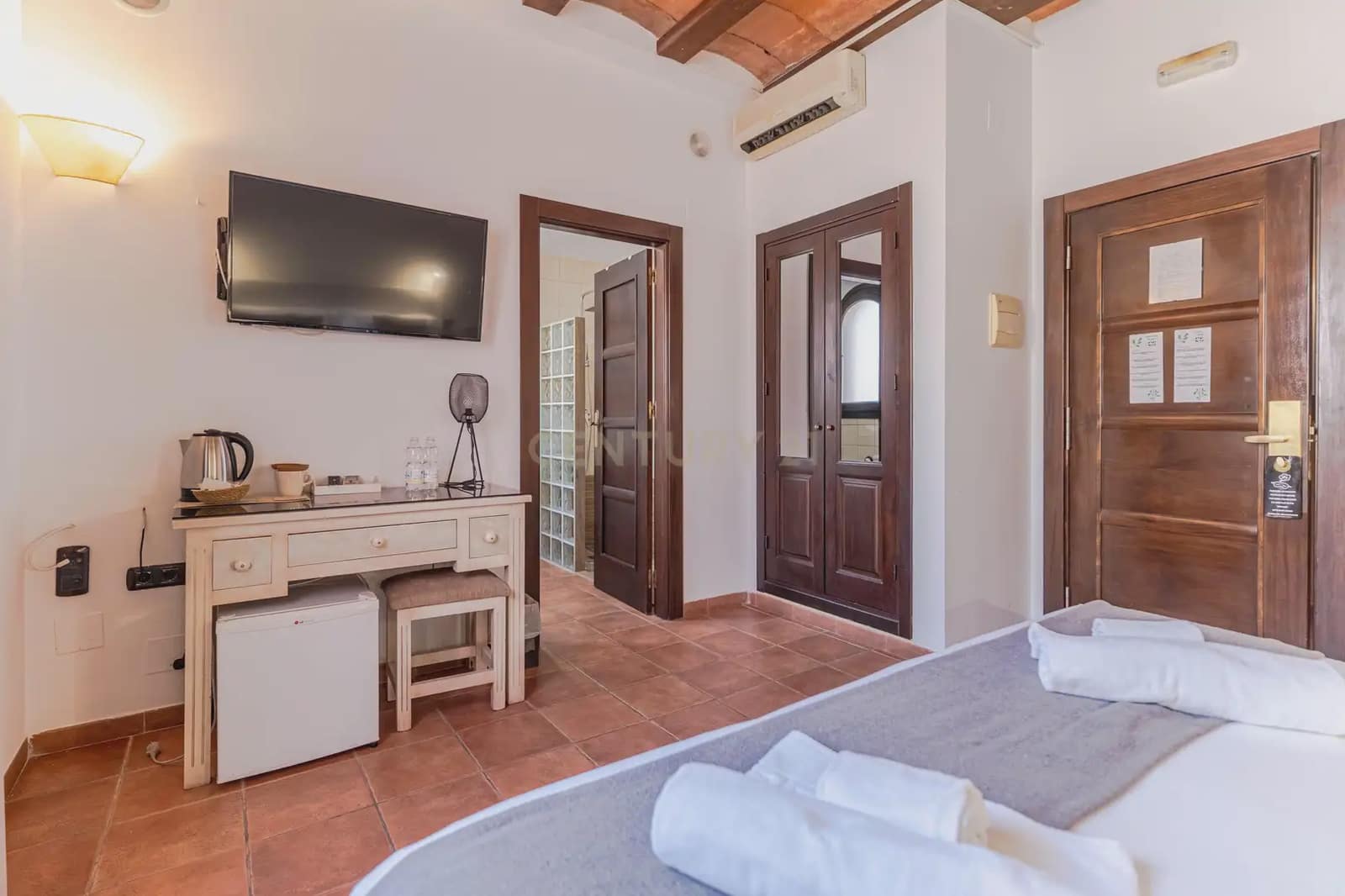 15 slaapkamer Hotel te koop in Cenes de la Vega met zwembad - € 1.600.000 (Ref: 9986241)