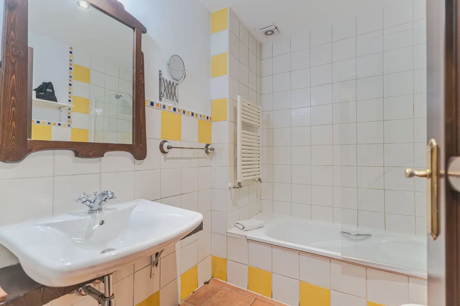 15 slaapkamer Hotel te koop in Cenes de la Vega met zwembad - € 1.600.000 (Ref: 9986241)