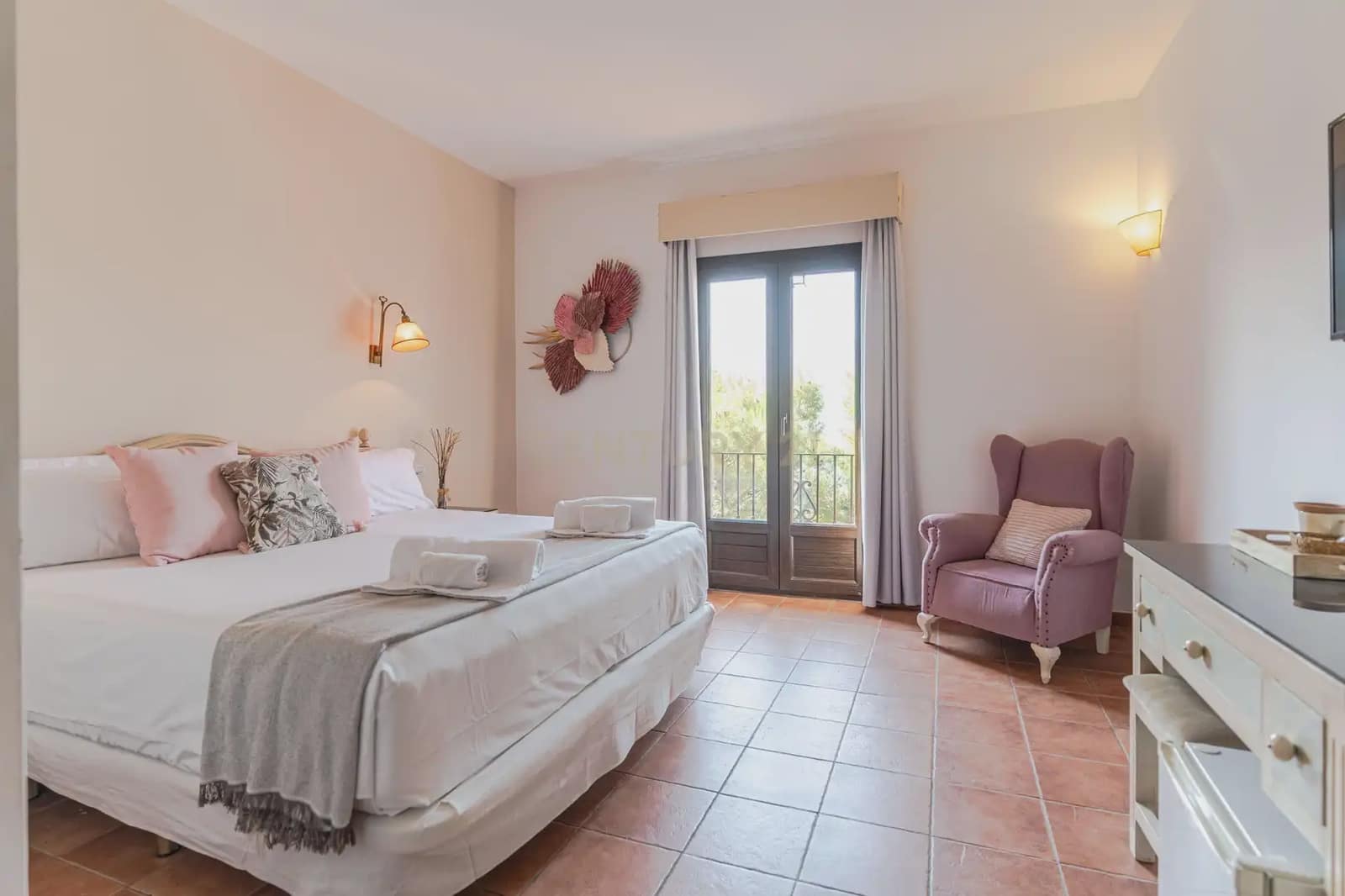 15 slaapkamer Hotel te koop in Cenes de la Vega met zwembad - € 1.600.000 (Ref: 9986241)