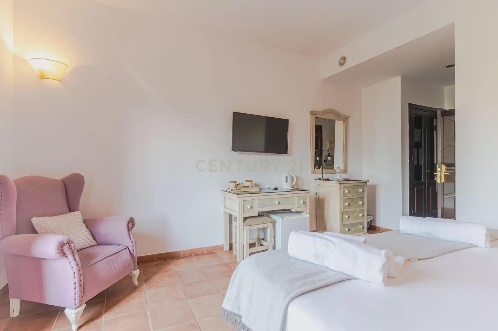 15 slaapkamer Hotel te koop in Cenes de la Vega met zwembad - € 1.600.000 (Ref: 9986241)