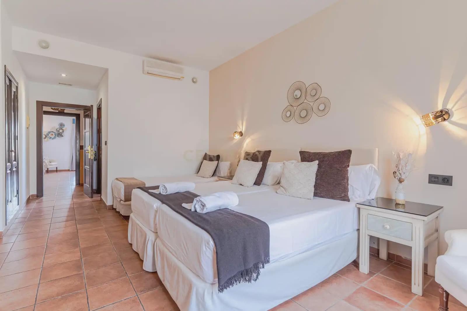 15 slaapkamer Hotel te koop in Cenes de la Vega met zwembad - € 1.600.000 (Ref: 9986241)