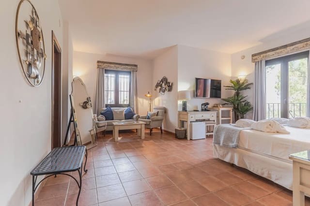 15 slaapkamer Hotel te koop in Cenes de la Vega met zwembad - € 1.600.000 (Ref: 9986241)