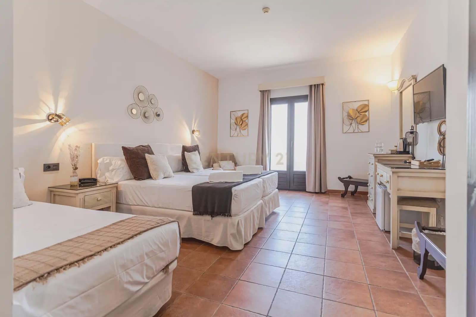 15 slaapkamer Hotel te koop in Cenes de la Vega met zwembad - € 1.600.000 (Ref: 9986241)