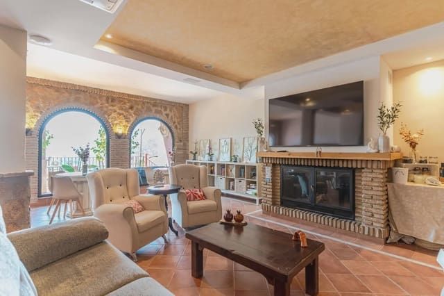 15 slaapkamer Hotel te koop in Cenes de la Vega met zwembad - € 1.600.000 (Ref: 9986241)
