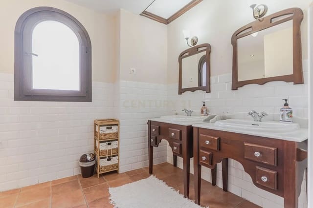 15 slaapkamer Hotel te koop in Cenes de la Vega met zwembad - € 1.600.000 (Ref: 9986241)