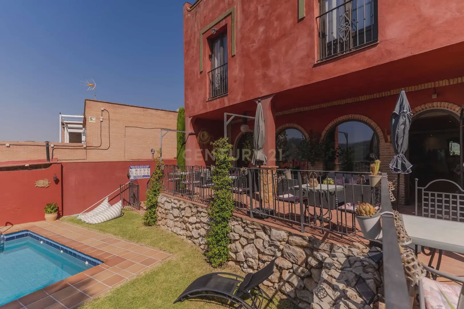 15 slaapkamer Hotel te koop in Cenes de la Vega met zwembad - € 1.600.000 (Ref: 9986241)