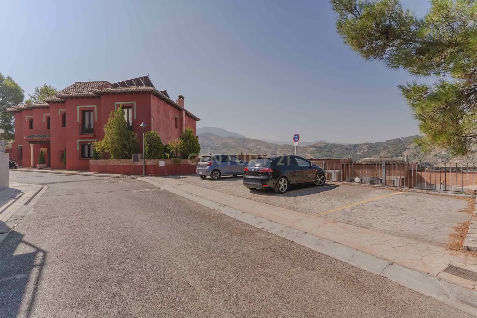 15 slaapkamer Hotel te koop in Cenes de la Vega met zwembad - € 1.600.000 (Ref: 9986241)