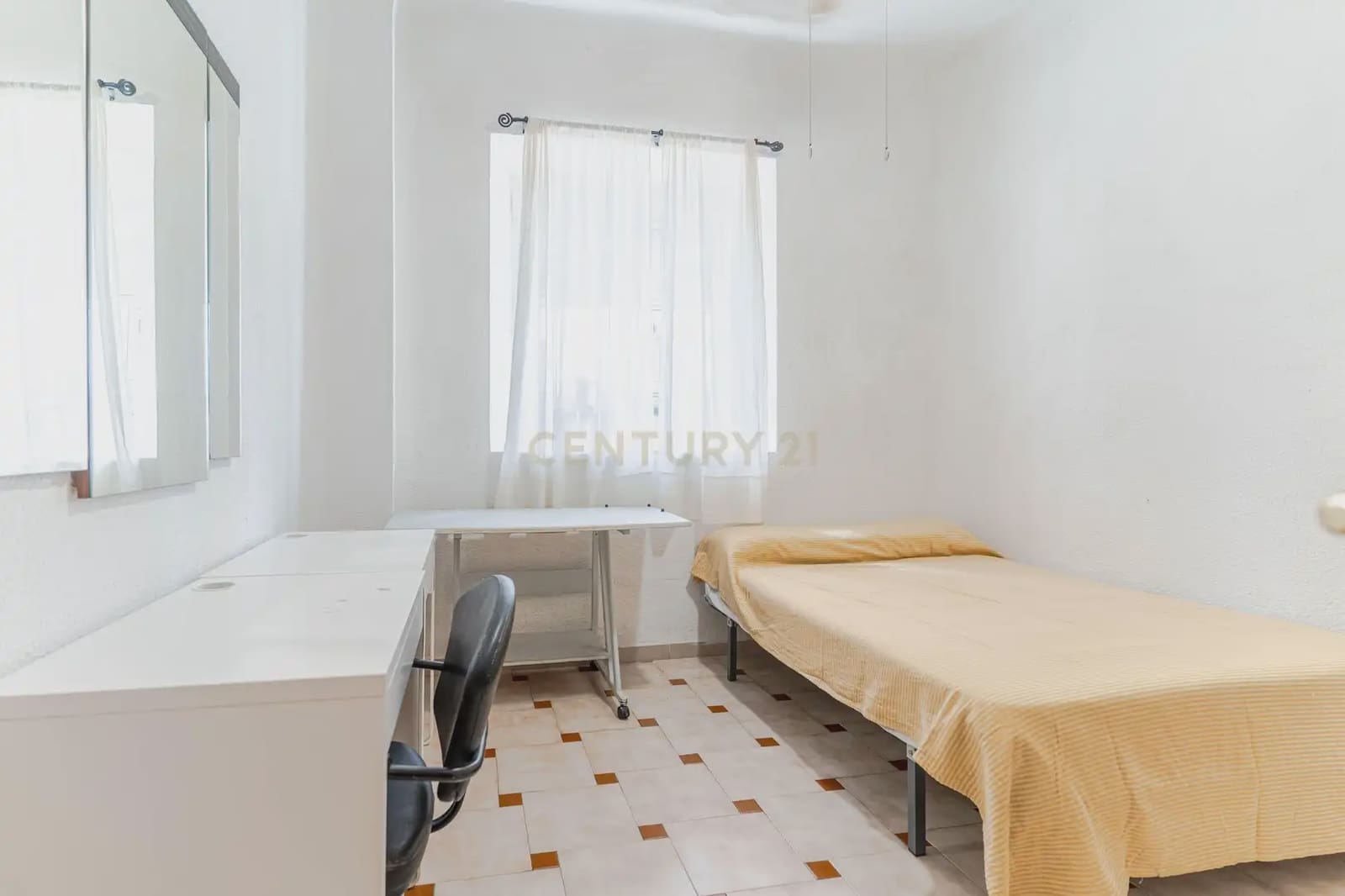 3 bedroom Flat for sale in Granada city - € 199,000 (Ref: 9994676)