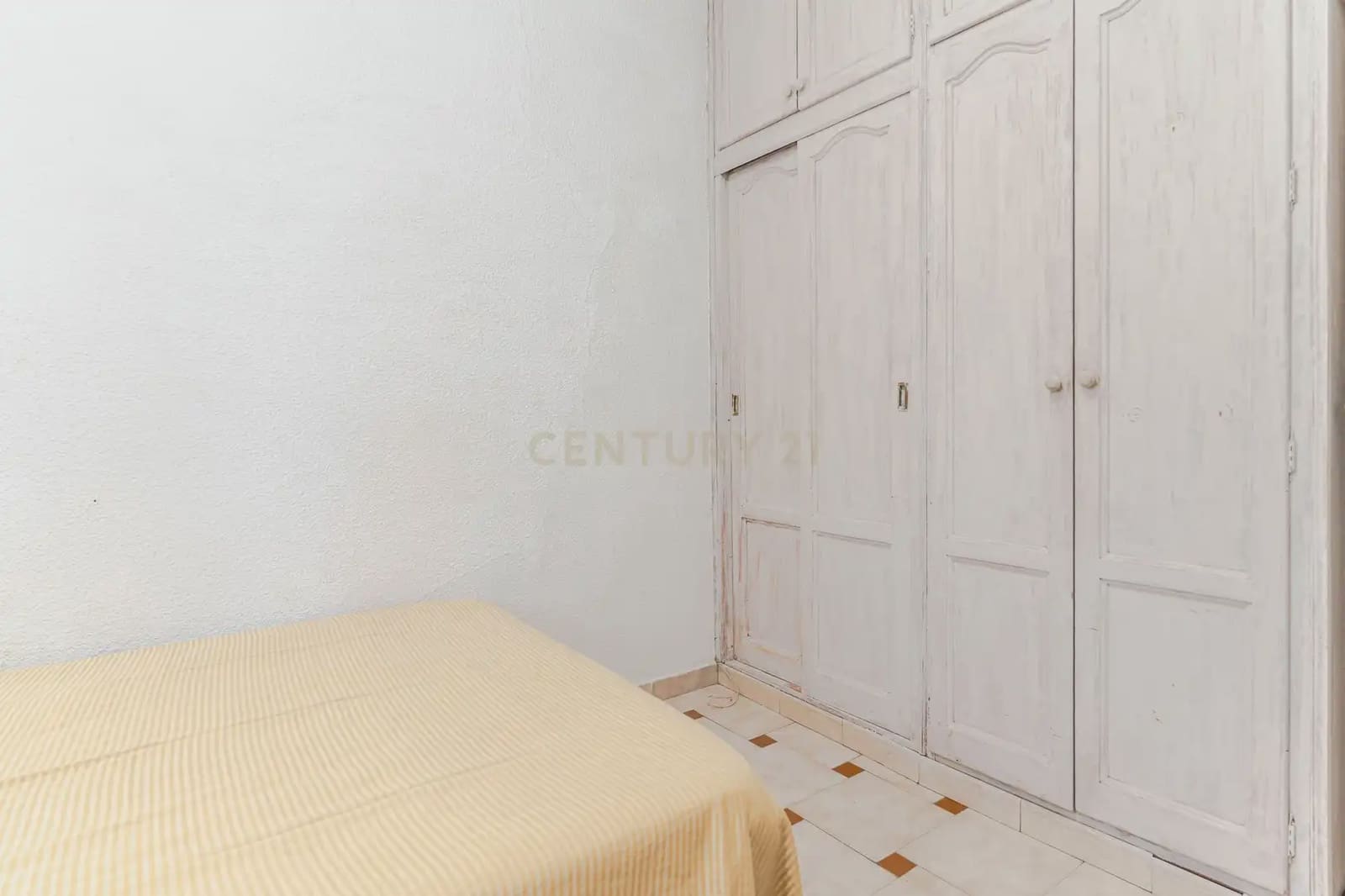 3 bedroom Flat for sale in Granada city - € 199,000 (Ref: 9994676)