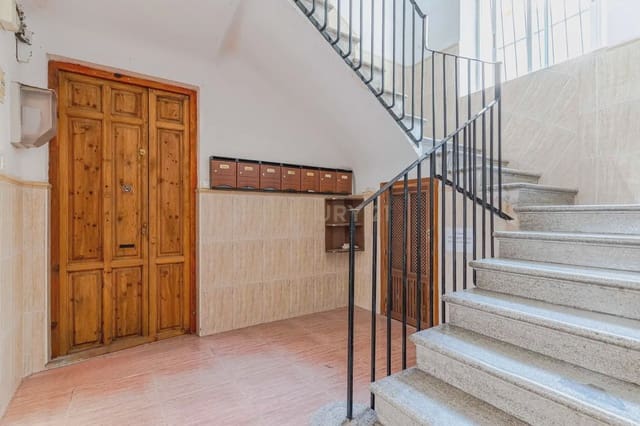 3 bedroom Flat for sale in Figares, Granada city - € 199,000 (Ref: 9994676)