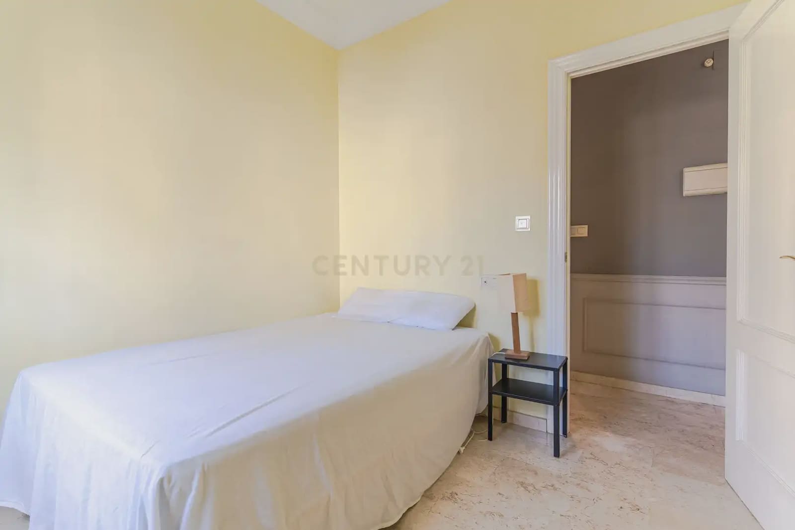 2 Zimmer Wohnung zu vermieten in Granada Stadt - 800 € (Ref: 9997823)