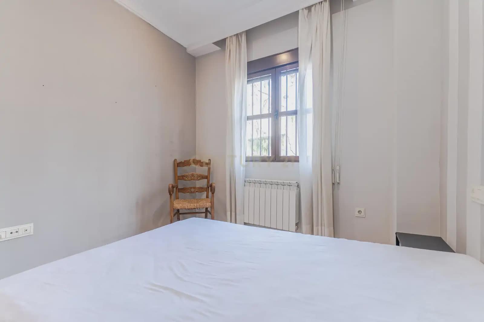2 Zimmer Wohnung zu vermieten in Granada Stadt - 800 € (Ref: 9997823)