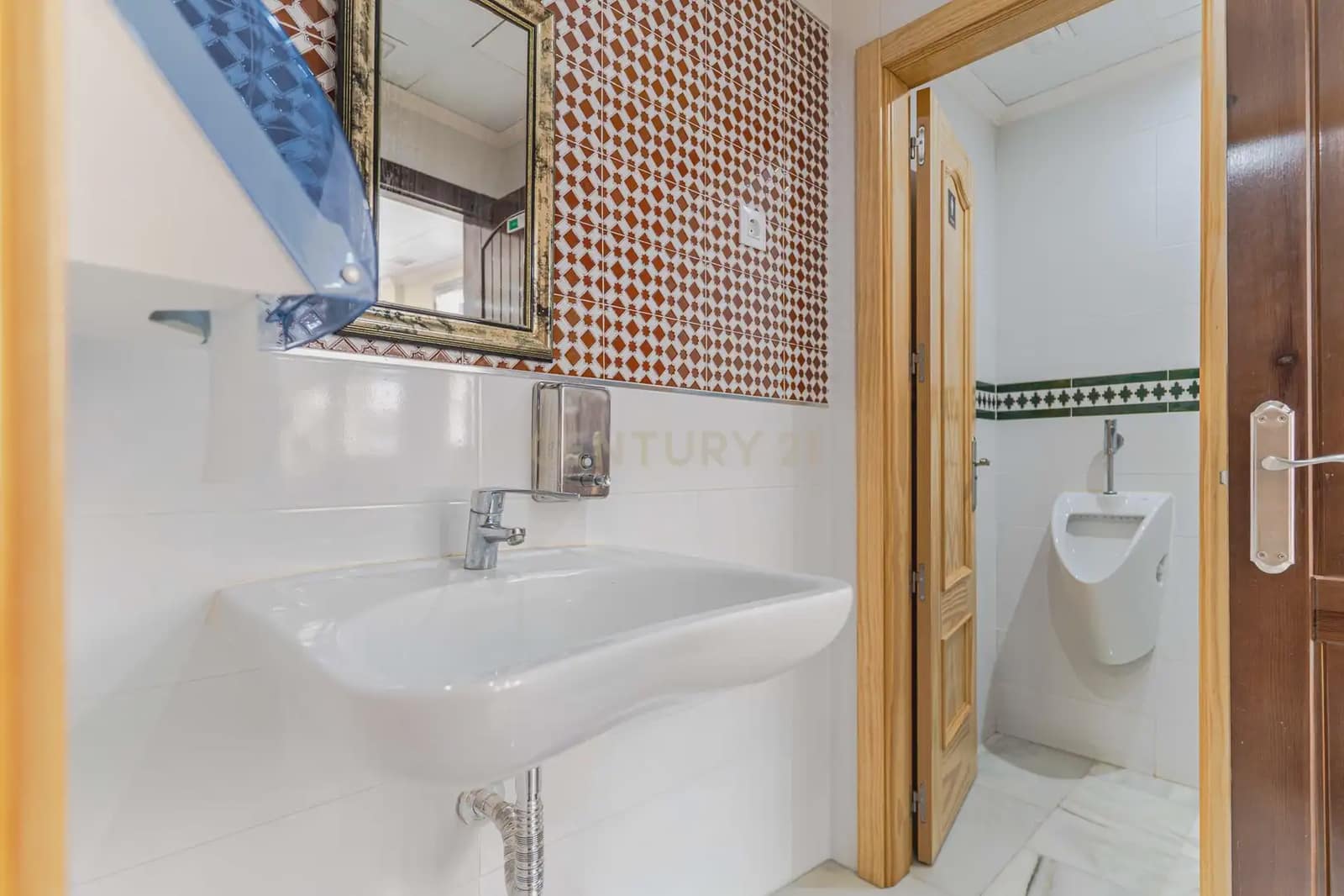 14 sypialnia Hotel na sprzedaż w Motril - 549 900 € (Ref: 9999840)