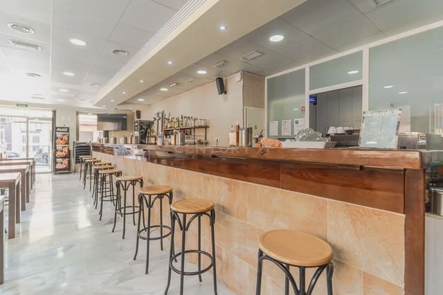 14 sypialnia Hotel na sprzedaż w Motril - 549 900 € (Ref: 9999840)