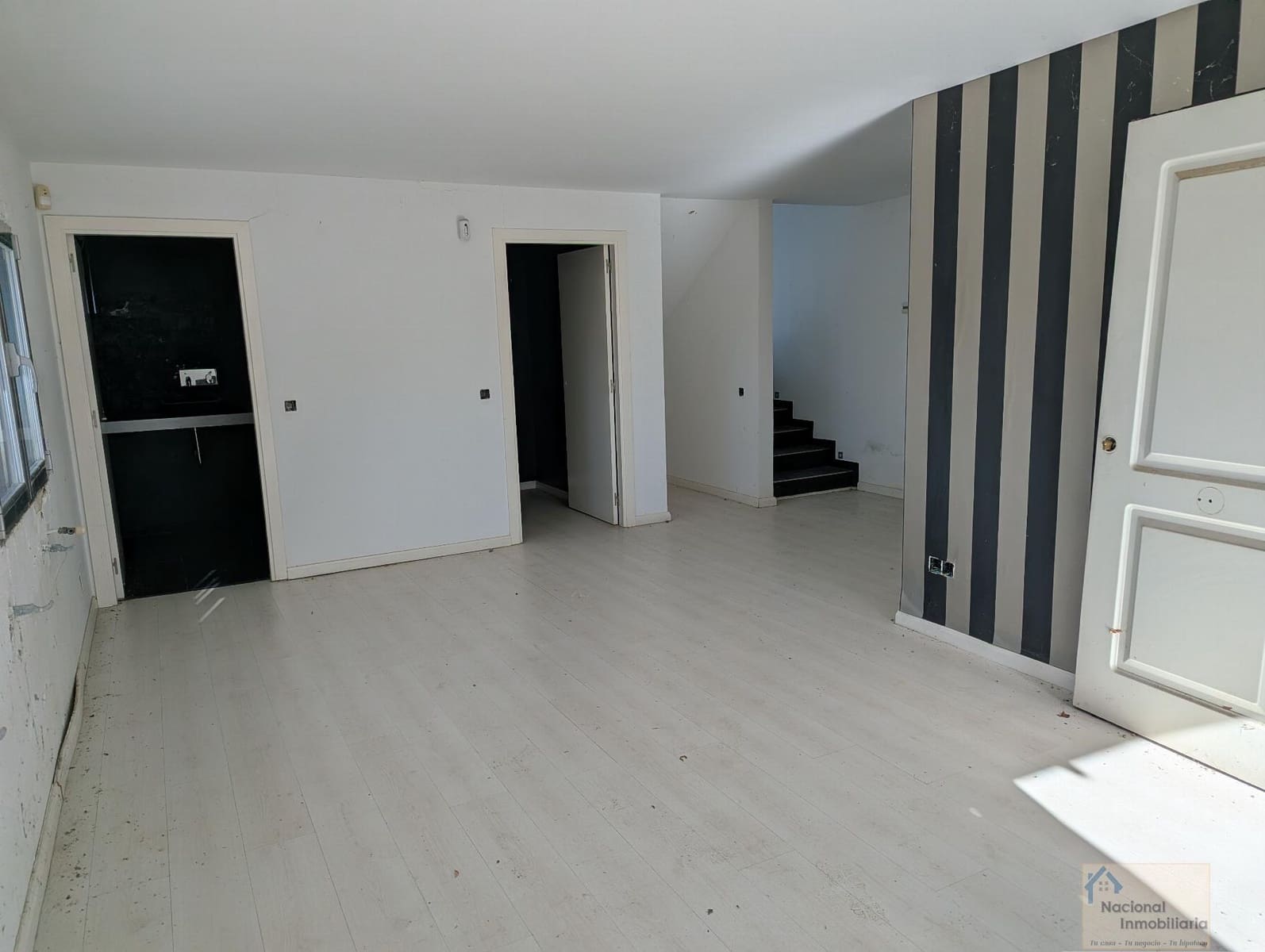 3 bedroom Villa for sale in Becerril de la Sierra with garage - € 545,000 (Ref: 9765353)