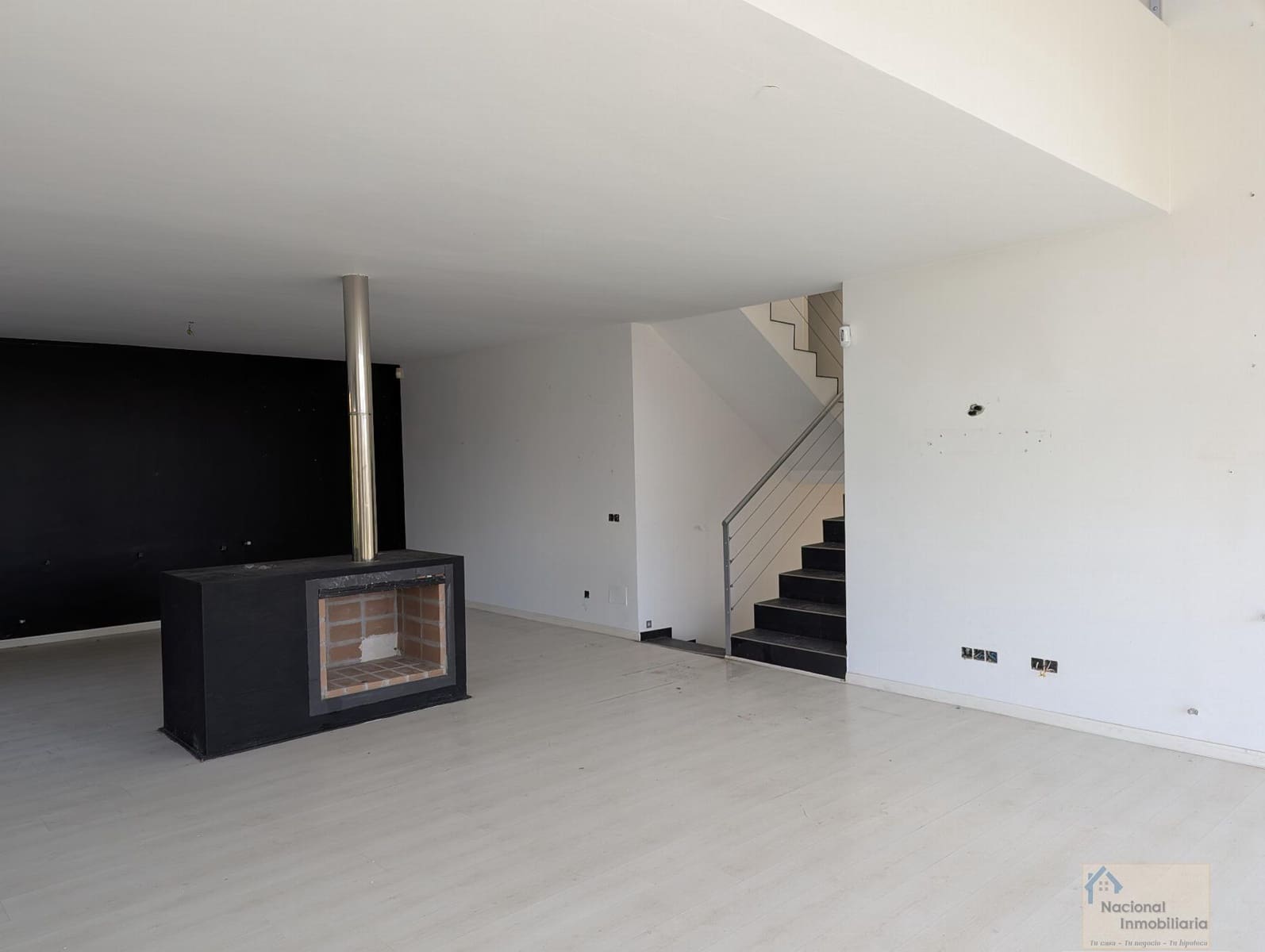 3 bedroom Villa for sale in Becerril de la Sierra with garage - € 545,000 (Ref: 9765353)