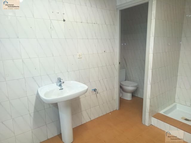 Erhverv til leje i Segovia by - € 600 (Ref: 9765355)