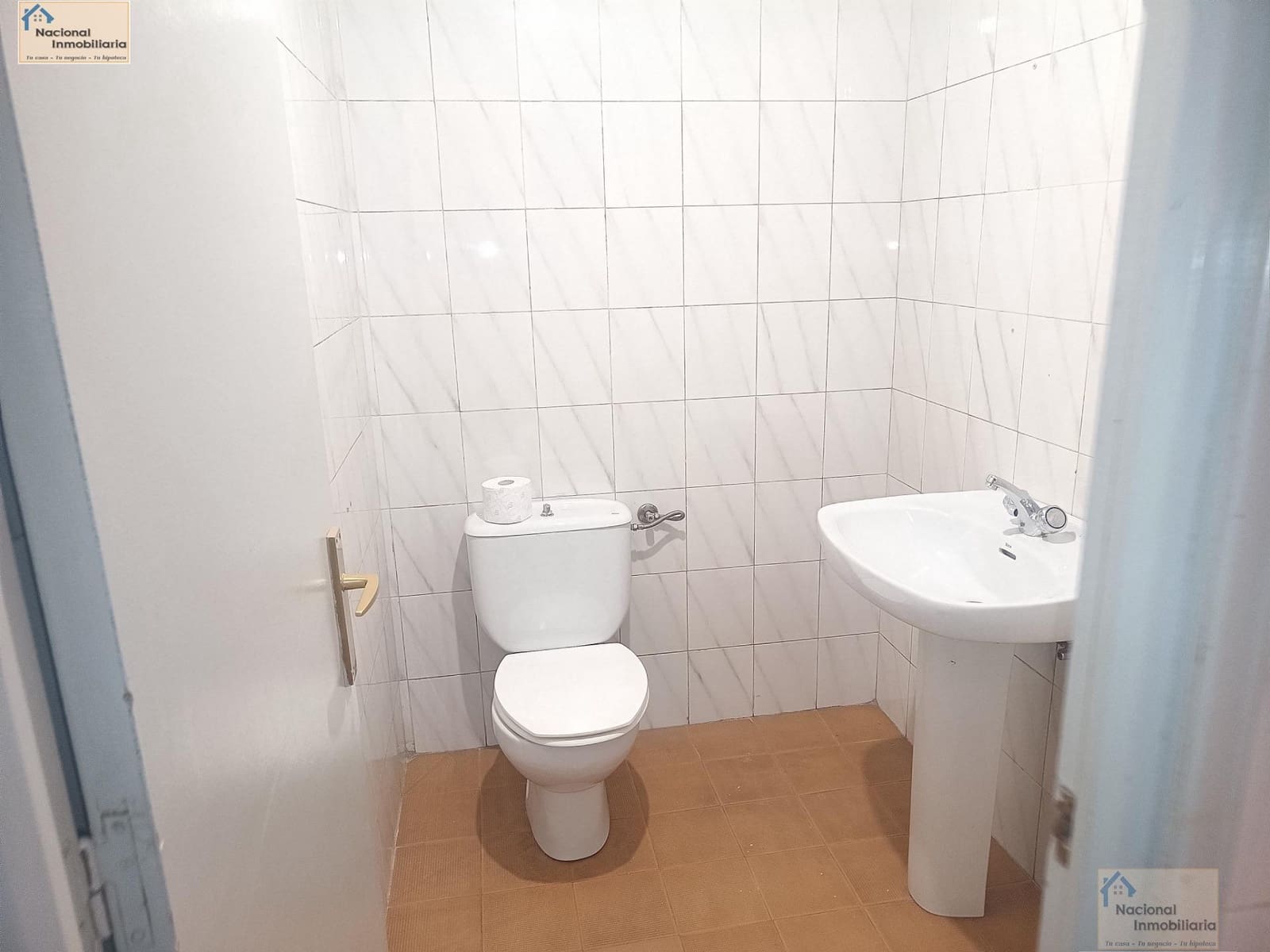 Commercial for rent in Segovia city - € 600 (Ref: 9765355)