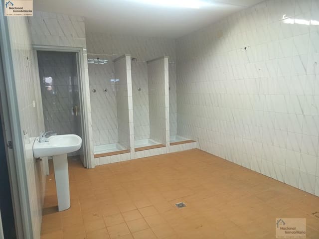 Erhverv til leje i Segovia by - € 600 (Ref: 9765355)