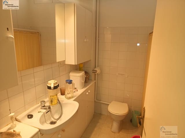 Erhverv til leje i Segovia by - € 500 (Ref: 9765356)