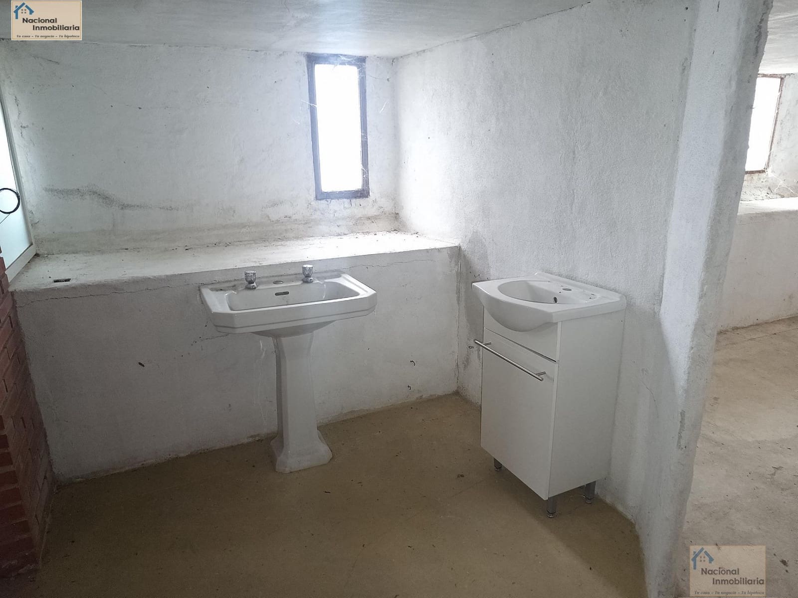 3 bedroom Villa for sale in Robledo de Chavela with garage - € 235,000 (Ref: 9765364)