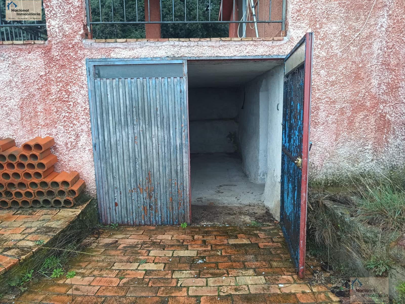 3 bedroom Villa for sale in Robledo de Chavela with garage - € 235,000 (Ref: 9765364)