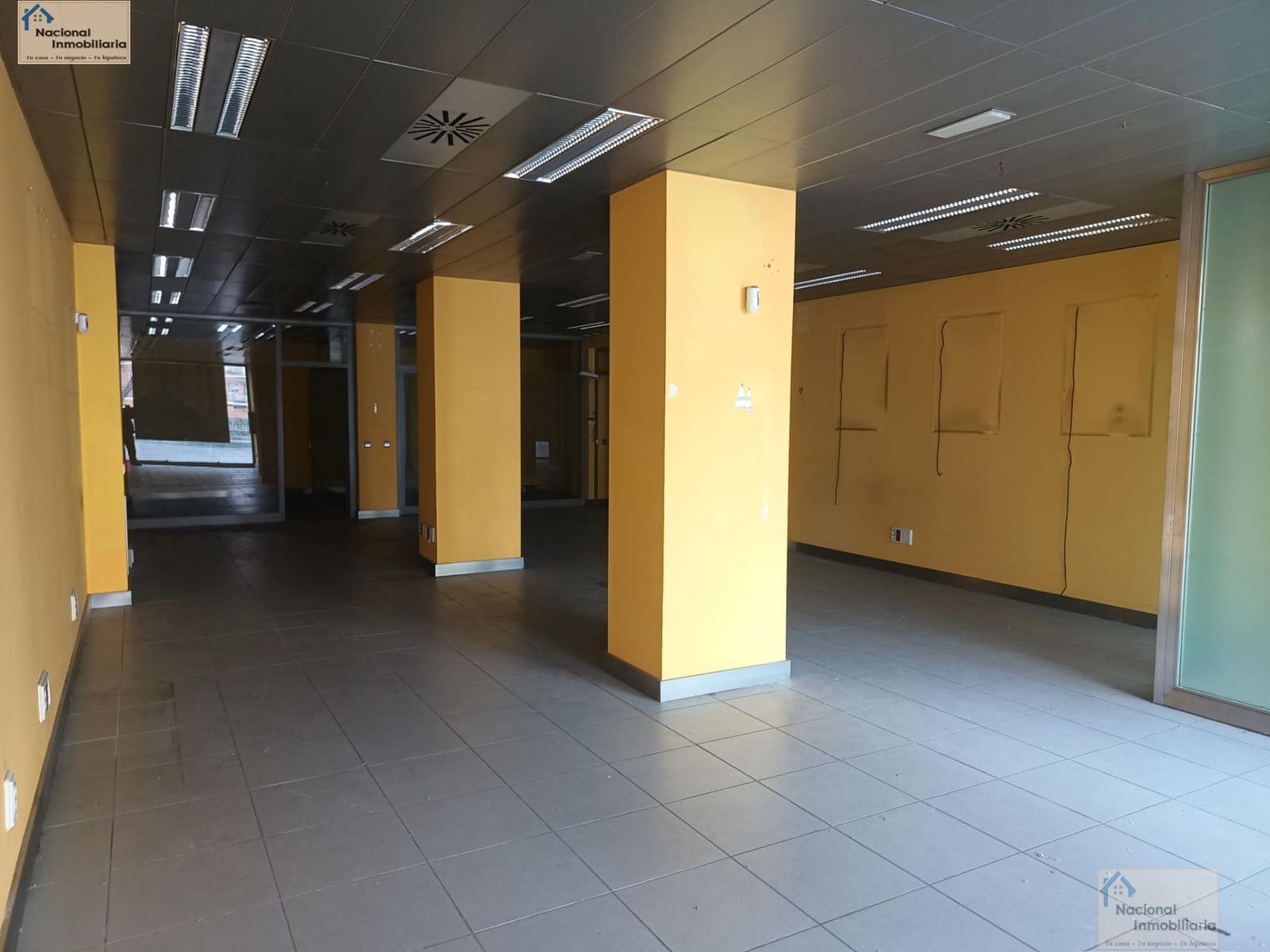 Commercial for sale in Leganes - € 379,000 (Ref: 9765365)