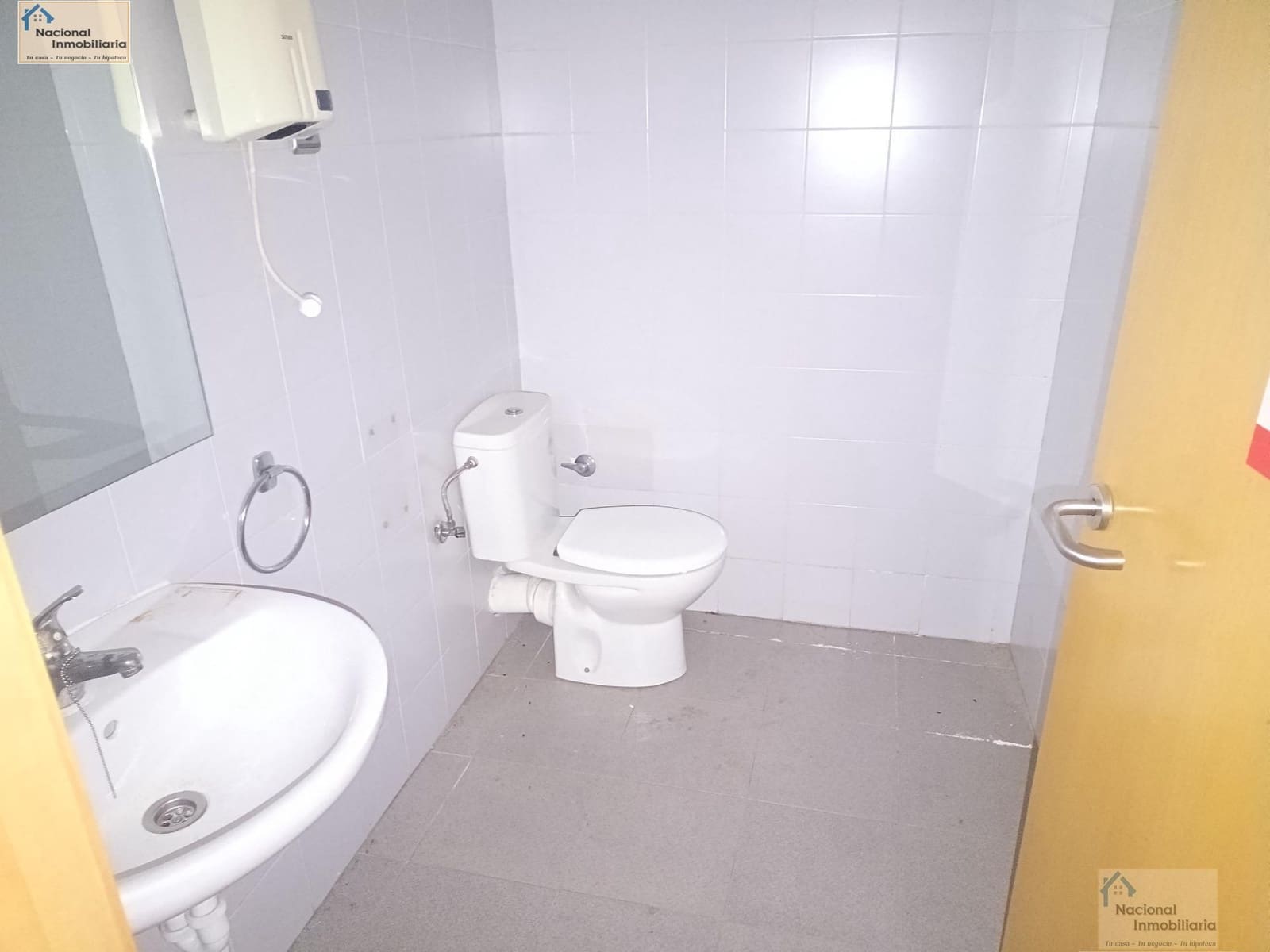 Commercial for sale in Leganes - € 379,000 (Ref: 9765365)