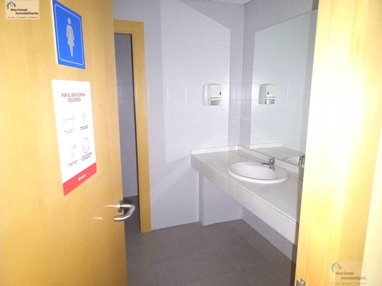 Commercial for sale in Leganes - € 379,000 (Ref: 9765365)