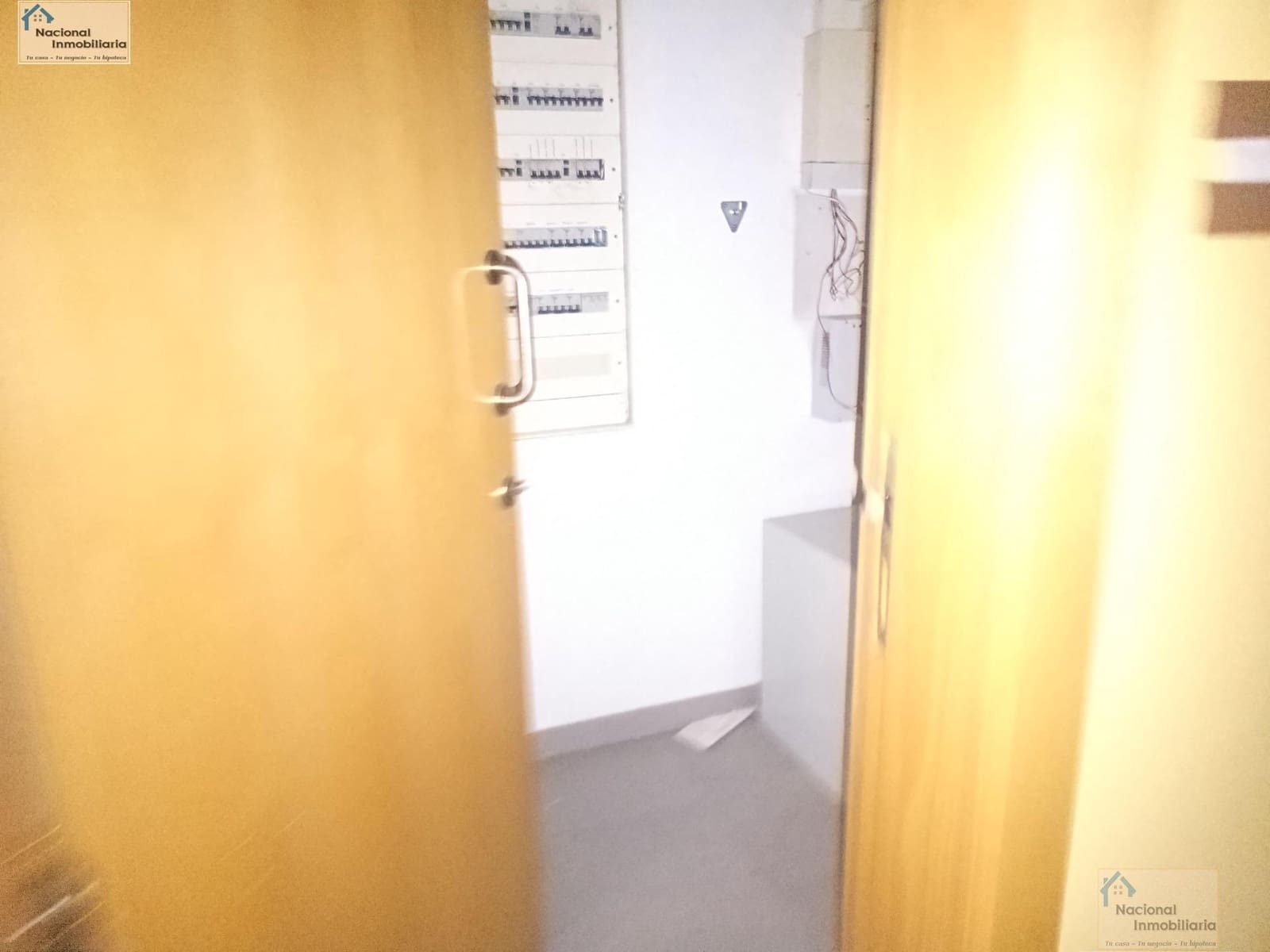 Commercial for sale in Leganes - € 379,000 (Ref: 9765365)