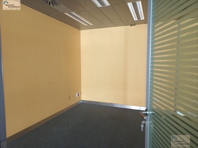Kaupallinen myytävänä paikassa Leganés - 379 000 € (Ref: 9765365)