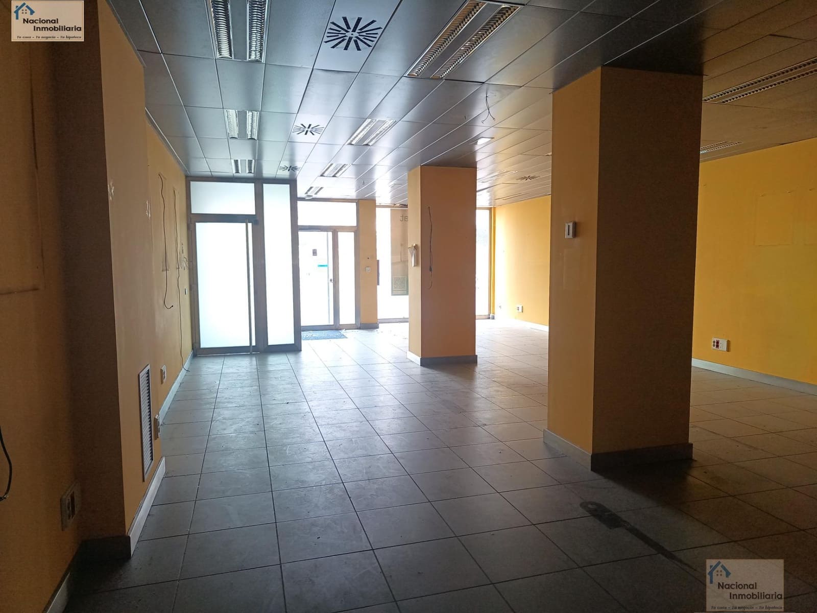 Commercial for sale in Leganes - € 379,000 (Ref: 9765365)