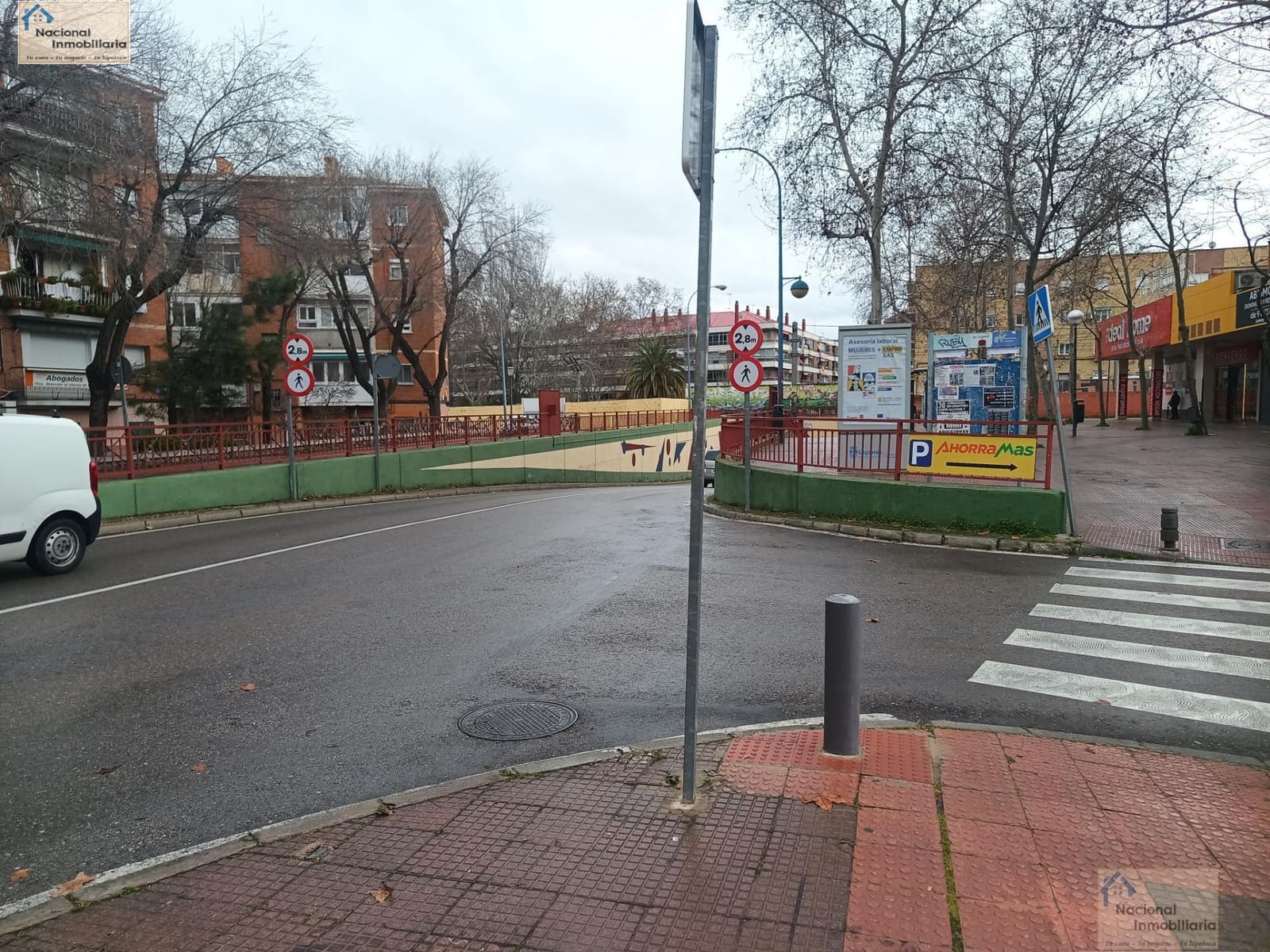 Commercial for sale in Leganes - € 379,000 (Ref: 9765365)